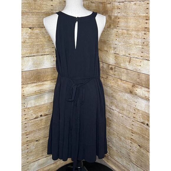TORRID SCOOP NECK BELTED TIE WAIST SWING DRESS SIZE 2 CLASSIC DINNER PARTY FLOWY - Picture 2 of 3